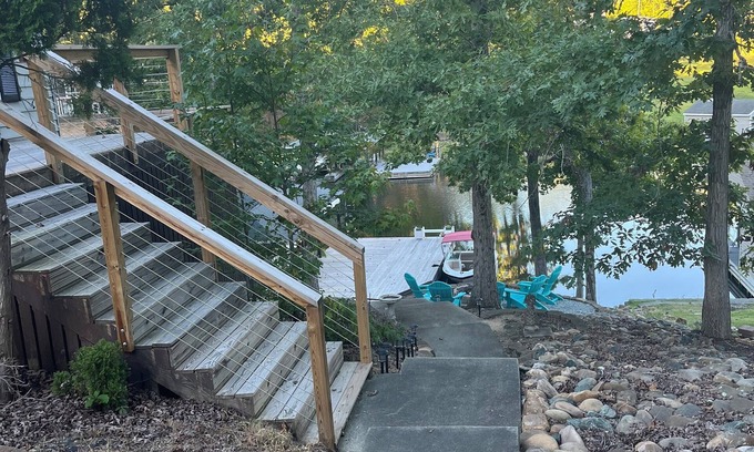 Semora Casa | Charming 4-bedroom 3-bath house on beautiful Hyco Lake with boat dock.