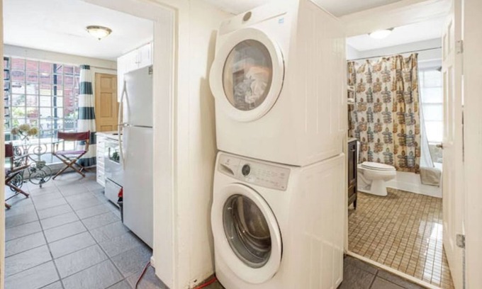 Historic Downtown Savannah Apartamento | Charming 4-bedroom apartment with AC in Savannah