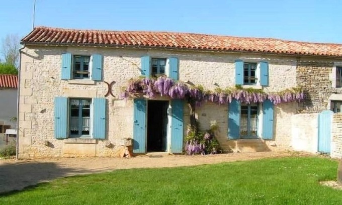 Benet Cabaña | Casa histórica en el corazón de Marais Poitevin: 4 hab, jardín cercano, pesca, ciclismo y más.