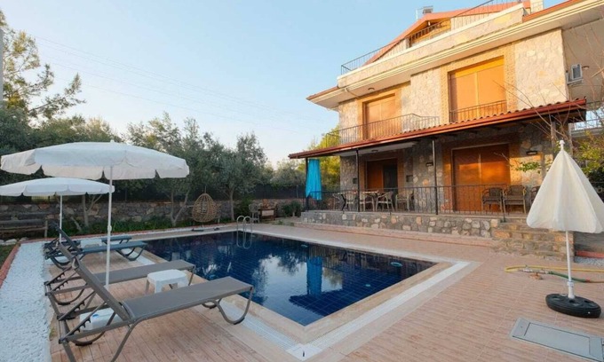 Fethiye Casa | Charming 4-bedroom estate with WiFi, swimming pool and AC in enchanting Fethiye