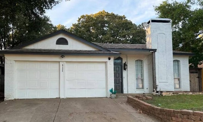 Southwest Arlington Casa | Charming 4-bedroom house in fabulous Arlington