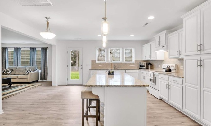 Charlotte Casa | Charming 4-bedroom house in nice Charlotte