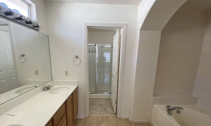 Rhodes Ranch Casa | Charming 4 Bedroom Home with Pool