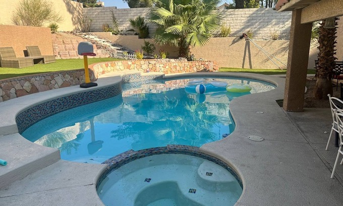 The Section Seven Casa | Charming 4-bedroom house in enchanting Las Vegas!