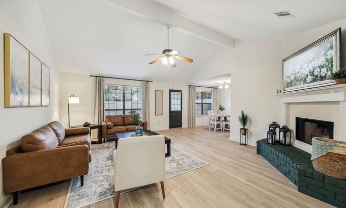 Richmond Casa | Charming 4-bedroom house with AC, WiFi in marvelous Richmond