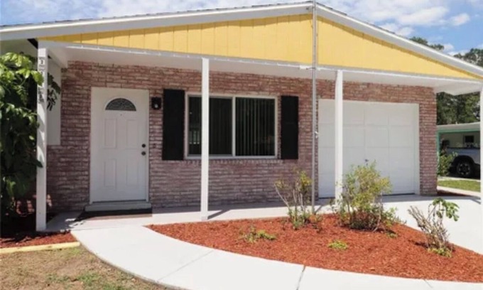 Sarasota Casa | Charming 4-bedroom Pool Home in Sarasota Fl
