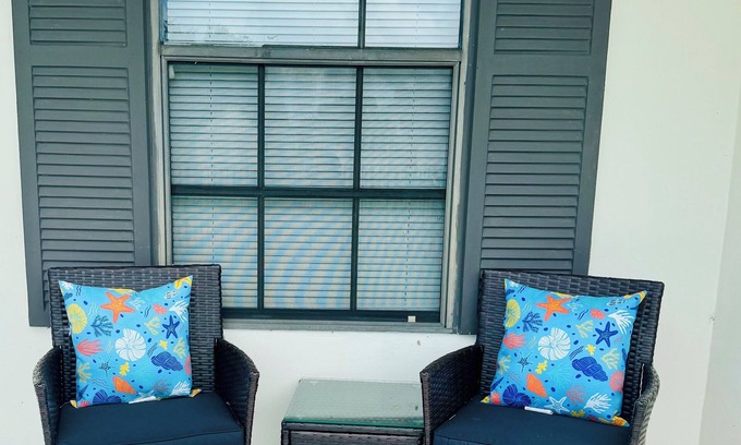 Orlando Casa | Charming 4-bedroom Pool house with WiFi, king bed, AC in lovely Orlando