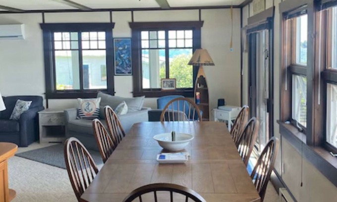 Grenell Casa | Charming 4 Bedroom Private Island Escape in the 1000 islands!