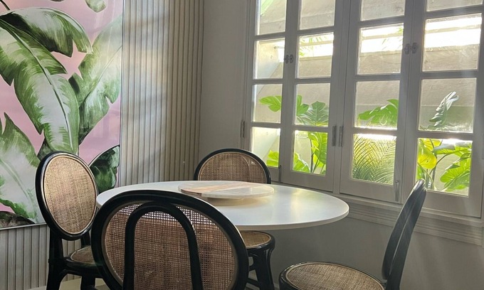 Condado Apartamento | Tu Refugio de 4 Habitaciones en el Centro de Condado