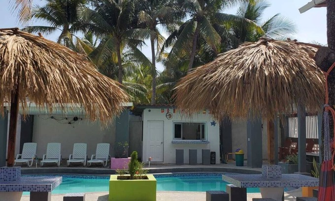 La Libertad Casa | Charming 4-bedroom house with AC and WiFi in delightful La Libertad