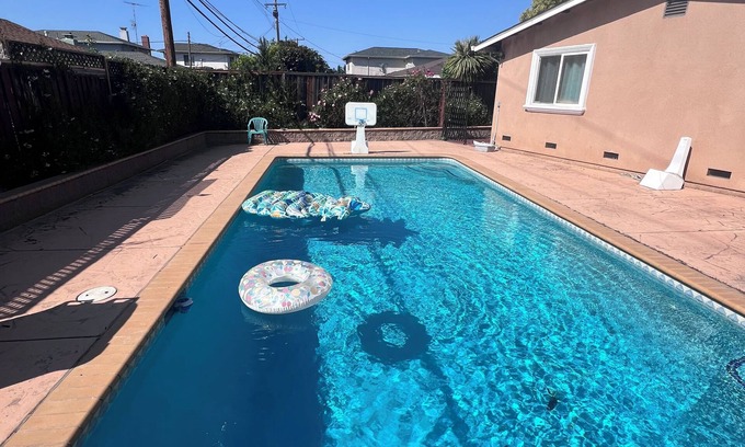 Santa Clara Casa | Charming 4-bedroom house with Sparkling Pool in serene Santa Clara