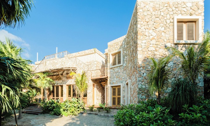Tulum Villa | Charming 4-bedroom villa with WiFi, AC in beautiful Tulum