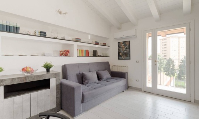 Isola del Bosco - Delle Corti Apartamento | Charming 40 sqm apartment, ideal for up to 2 people, located on the fourth floor of a building with an elevator (NOT accessible to disabled guests).The property is located in Sesto San Giovanni, a residential neighborhood with plenty of amenities. The Se