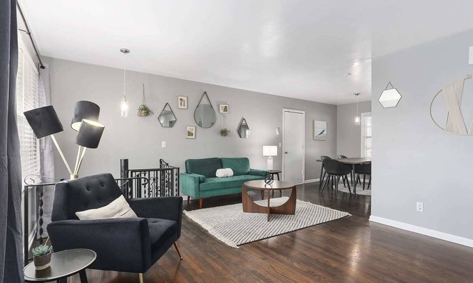 Lenexa Casa | Home Away from Home|4BR|Fenced Yard|King Beds|WiFi