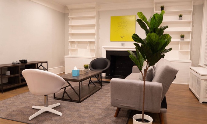Kenwood Apartamento | Charming 4BR unit in Historic Hyde Park near Beach