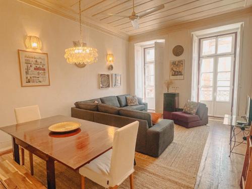 Santos Apartamento | Charming 5 Bedroom Apartment in Traditional Lisbon