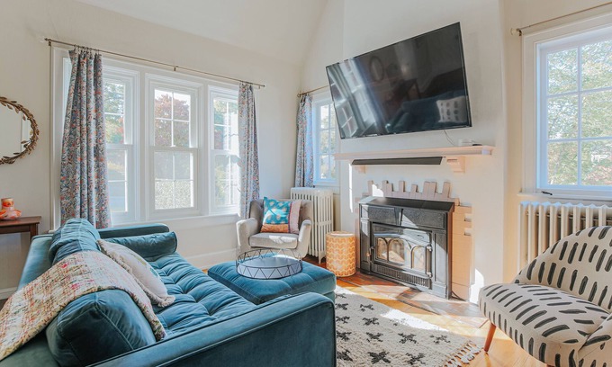 Waynesboro Casa | Charming 5 Bedroom Historic brick home w/ sprawling river views, pool & hot tub!