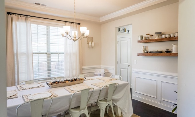 Powdersville Casa | Charming 5 Bedroom Spacious Home 12 mins to Downtown Greenville