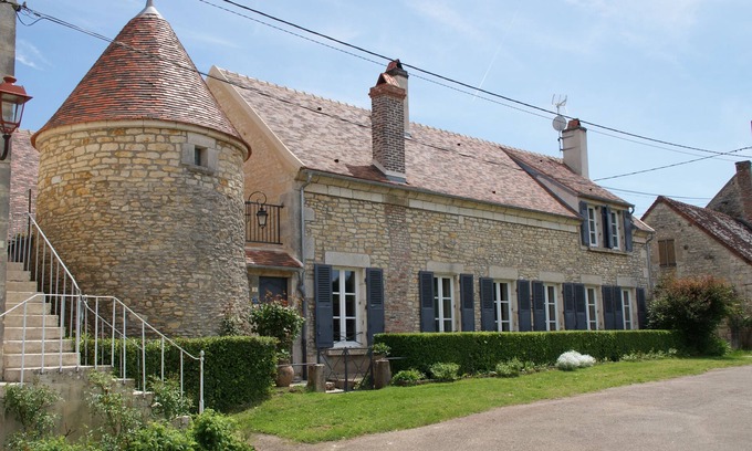 Asnieres-sous-Bois Casa | Encantadora casa cerca de Vézelay ****, 14 personas con jacuzzi