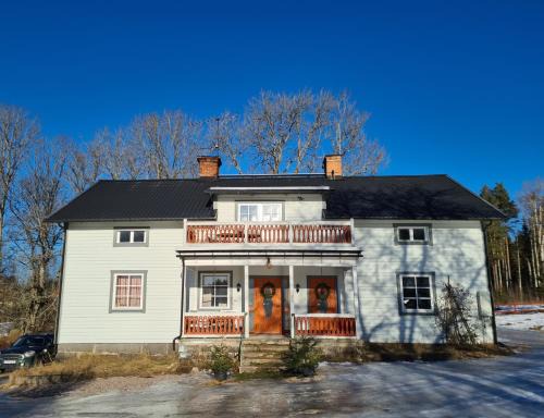 Horndal Casa | Charming 6 bedroom House & Horse Farm - Sleeps 12