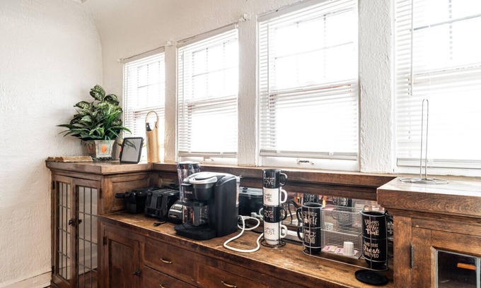 Milwaukee Casa | Charming 6BR Home in Milwaukee’s Historic District