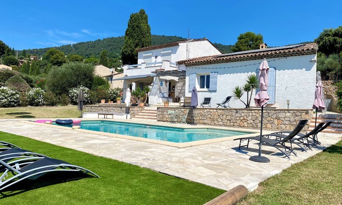 Le Tignet Villa | Encantadora villa de 8 habitaciones con piscina privada con vistas a las colinas