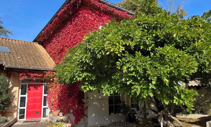 Nivolas-Vermelle Casa | Charming accommodation with spa 🏡 🧘‍♂️🌿 And electric charging station 🚗