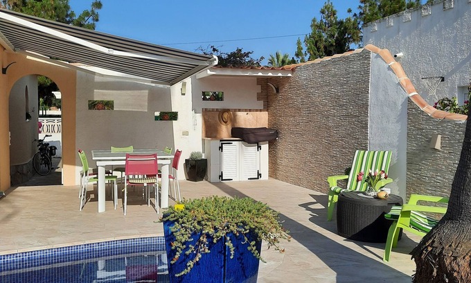 Els Poblets Villa | ENCANTADORA VILLA CON AIRE ACONDICIONADO CON PISCINA PRIVADA, JARDÍN, CERCA DEL MAR Y TIENDAS