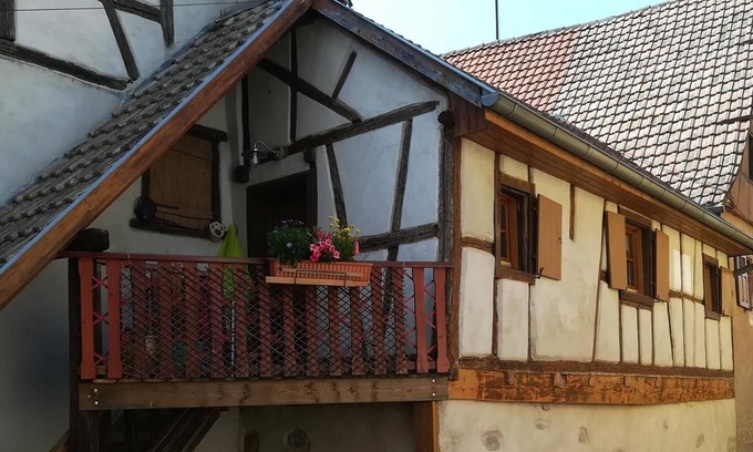 Pfaffenheim Cabaña | Alojamiento alsaciano en viñedos cerca de Colmar, terraza y comodidad moderna