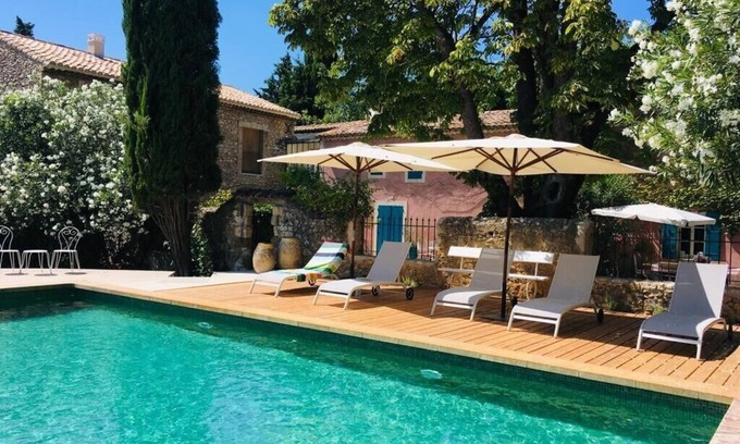 Le Thor Villa | Encantadora casa de huéspedes del siglo XVIII con piscina, donde el ritmo tranquilo y la convivencia