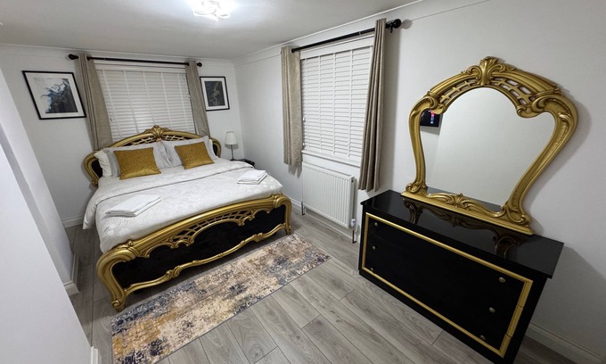 College Park and Old Oak Apartamento | Charming 2 Bedroom Apartment in London