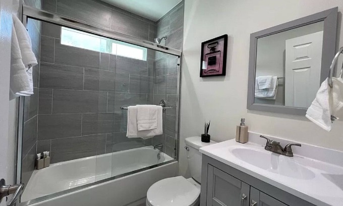 Sun Valley Casa | Charming and cozy Villa Close to Universal studios