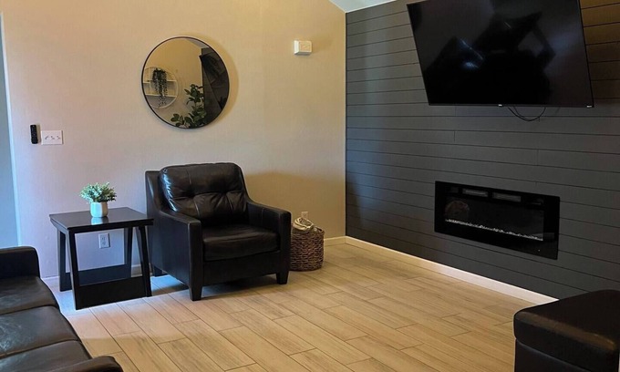 Brownsville Casa | Charming and Peaceful 2-bedroom house in delightful Brownsville.