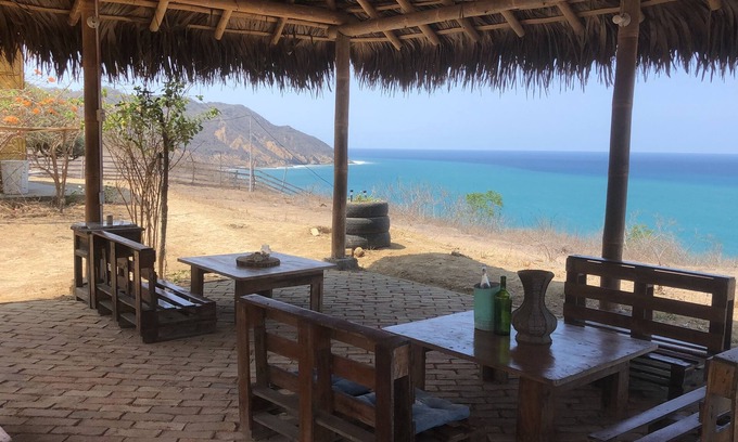 Manta Chalet De Esquí | Encantadora y Tranquila Casa de Playa Vista al Mar