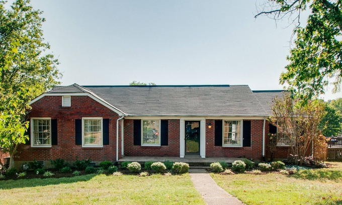 Whitebridge Casa | CON ENCANTO Y AMPLIO- A SOLO 6 MILLAS DEL CENTRO- 4BR / 3BA