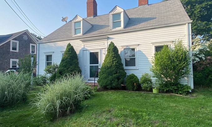 Sandwich Casa | Charming antique home in historic Sandwich village,