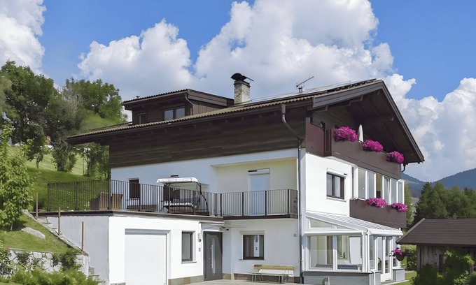 Maranza Apartamento | Charming Apartment “Haselstaude - Abendrot” with Mountain View, Wi-Fi, Terrace & Garden; Parking Available