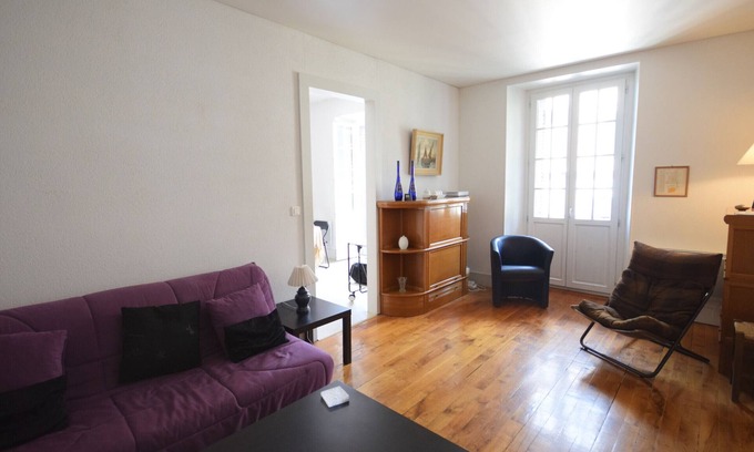 Evian-les-Bains Apartamento | Apartamento encantador con balcón, wifi y mascotas permitidas en Évian-les-Bains
