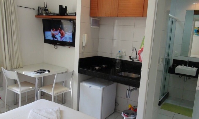 Copacabana Apartamento | Encantador apartamento a 50 metros de la playa de Copacabana. Seguro y tranquilo.