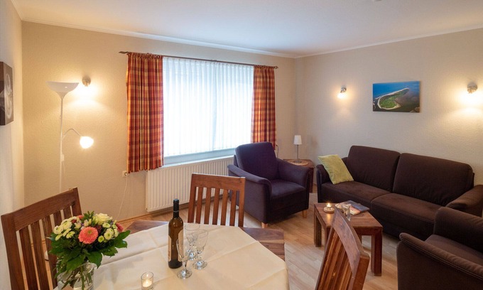 Spiekeroog Apartamento | Charming apartment for 4 people in Haus Seeschwalbe up de Dün at TRANPAD 9