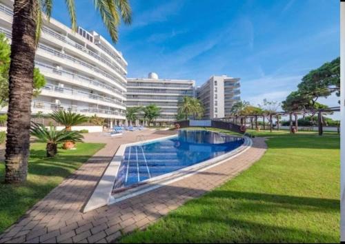 Blanes Apartamento | Charming Apartment in Blanes - Sea View and Pool