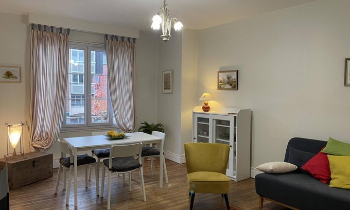 Moulins Apartamento | Apartamento luminoso con balcón en el corazón de Moulins, cerca de comercios y sitios culturales
