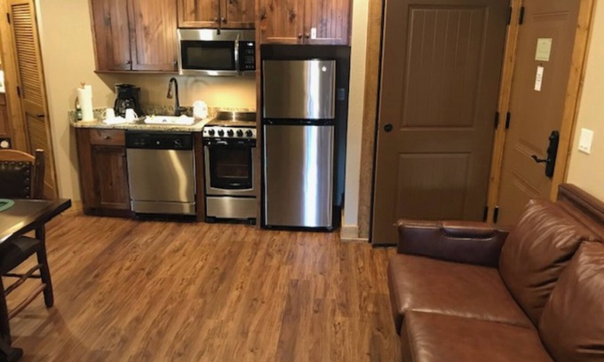 Gatlinburg Complejo | Charming apartment with WiFi in Gatlinburg Unit S