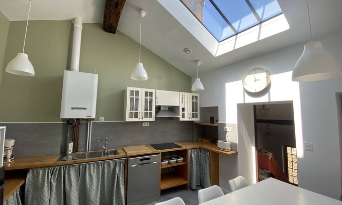 Cluny Apartamento | Encantador apartamento con terraza en el centro histórico de Cluny