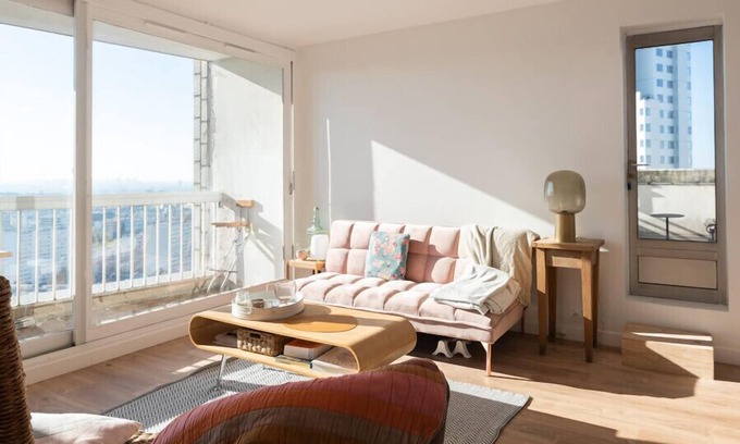 Flandres Apartamento | Charming Apt With Balcony Near La Villette