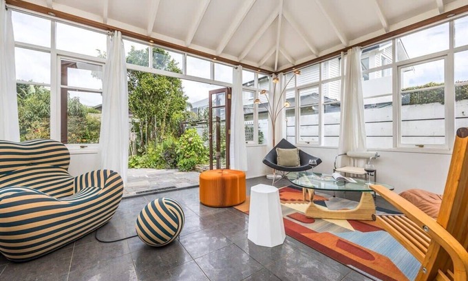 Mount Eden Casa | Charming art-deco 3 Bdrm bungalow in city-fringe