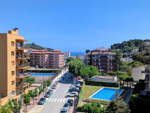 Sant Vicenc de Montalt Apartamento | Charming Attic with Pool and Seaviews