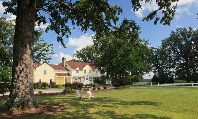 Bucyrus Cama Y Desayuno | Charming B&B - Easy to Find, Hard to Leave!