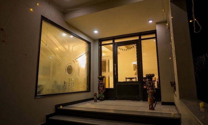 Basai Casa | Charming B&B with WiFi and AC in Wise Villa Agra 2
