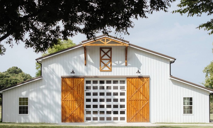 Lebanon Casa | Charming barndominium on 116 peaceful acres in the hills of TN; sleeps up to 16.